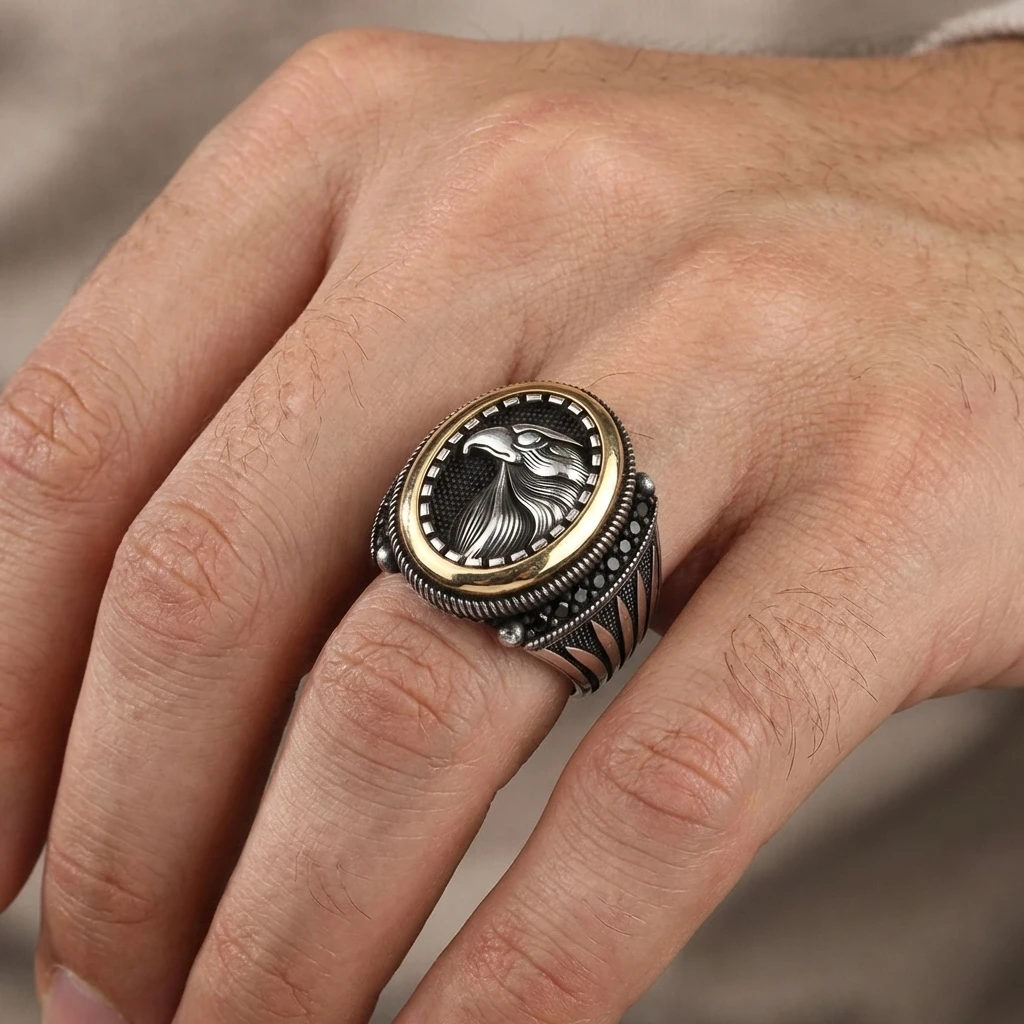 Oval Çerçeve Kasa Kartal Figürlü Mikro Taş Gümüş Erkek Yüzüğü