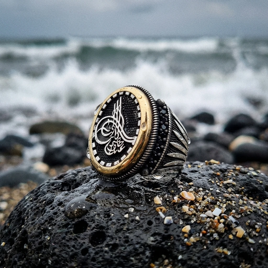 Heybetli Kare Tasarım Siyah Taşlı Çapa Erkek Yüzük