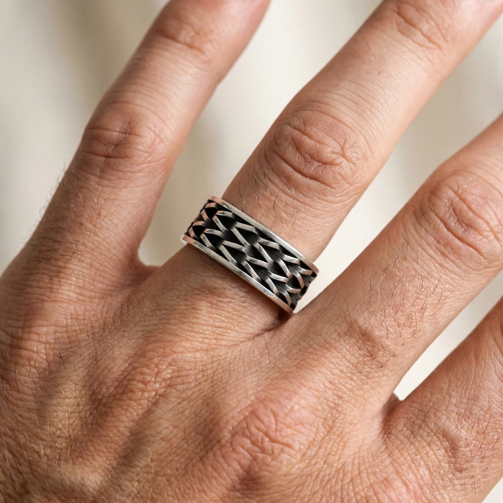 V Desenli Geometrik Alyans