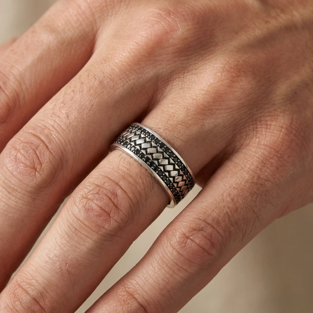 Çift Sıra Siyah Taşlı Hasır Desenli Alyans