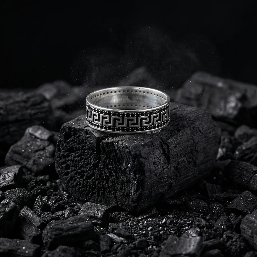 Petek Desenli Siyah Taşlı Alyans