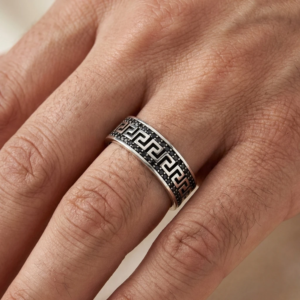 Petek Desenli Siyah Taşlı Alyans