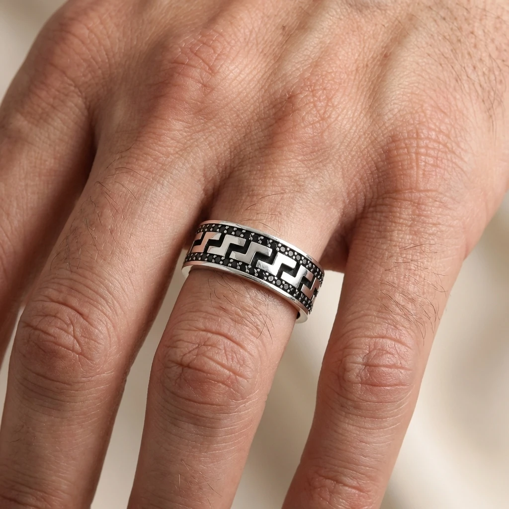 Özel Plakalı Labirent Model Taşlı Alyans