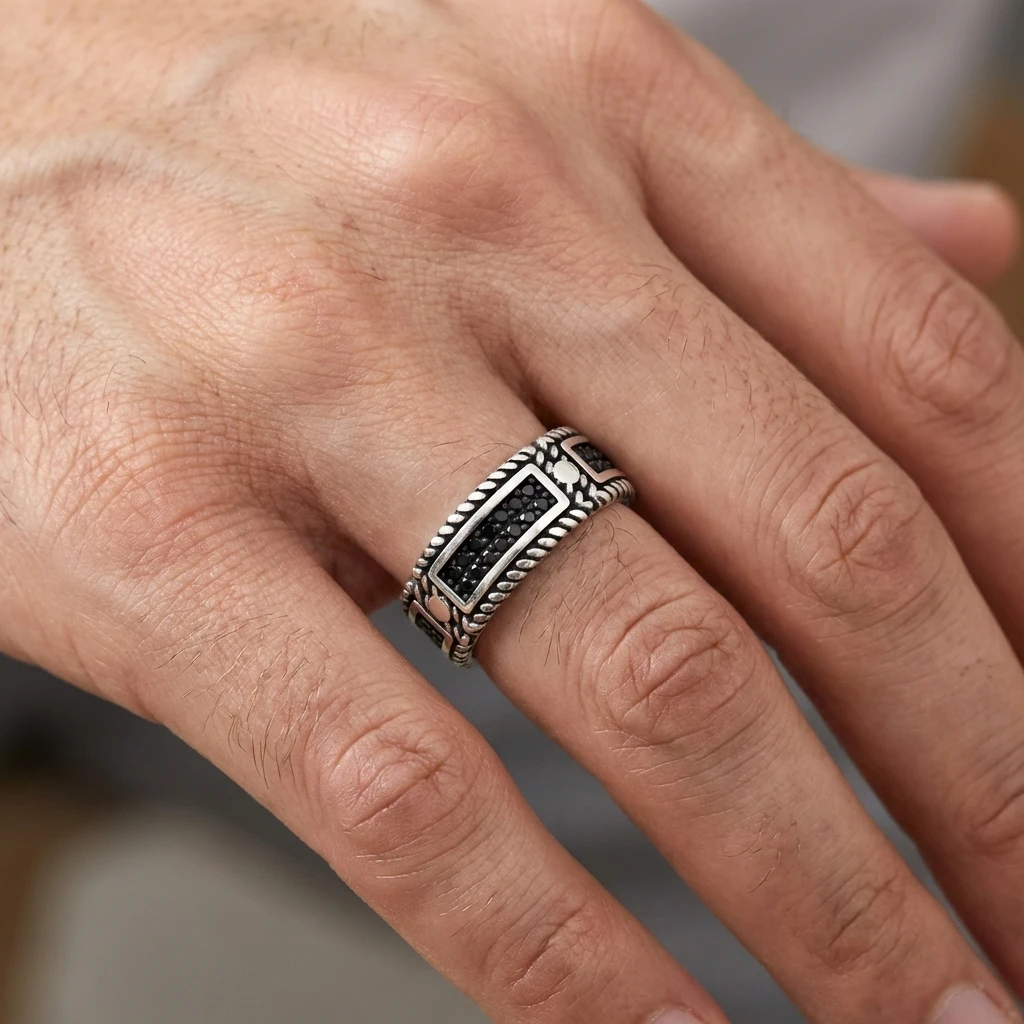 Burgu Kenarlı Siyah Taşlı Erkek Alyans