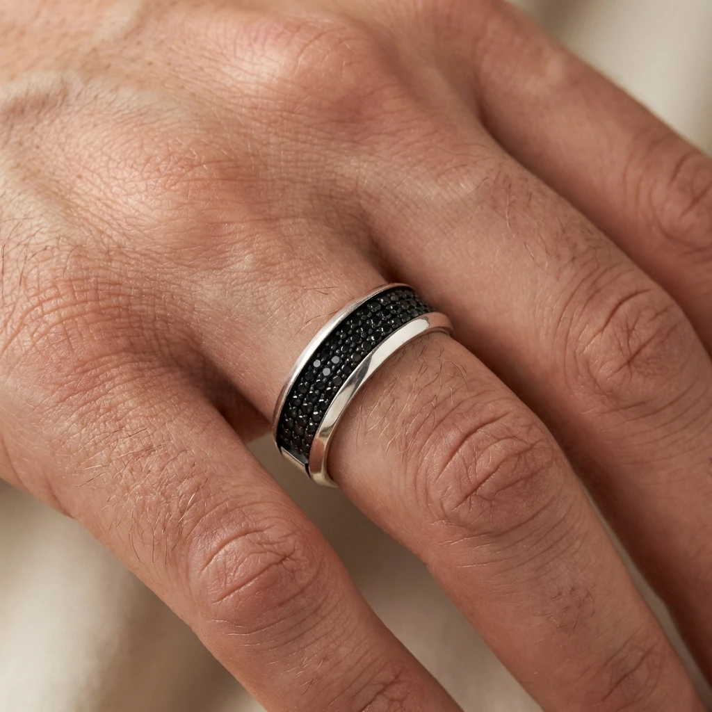 Baklava Desenli Siyah Taşlı Erkek Alyans