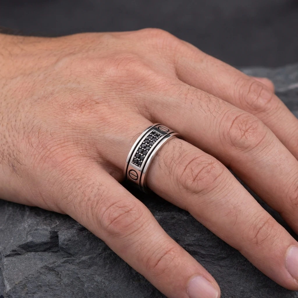 Vida Detaylı Siyah Zirkon Taşlı Erkek Alyans