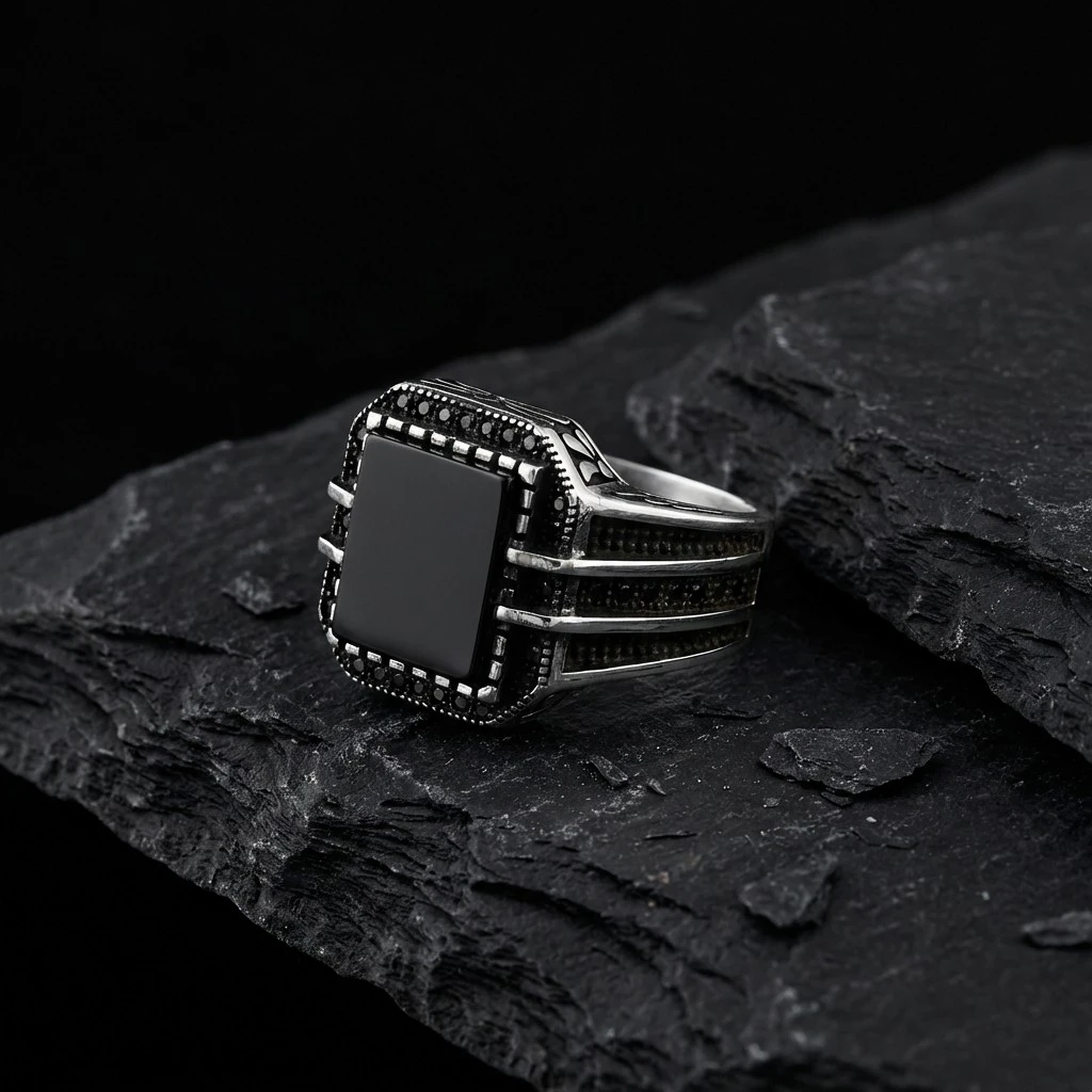 Üçlü Hat İşlemeli Kaplan Gözü Taşlı Erkek Yüzük