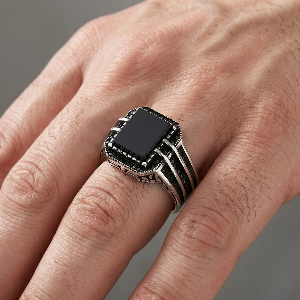 Üçlü Hat İşlemeli Kaplan Gözü Taşlı Erkek Yüzük