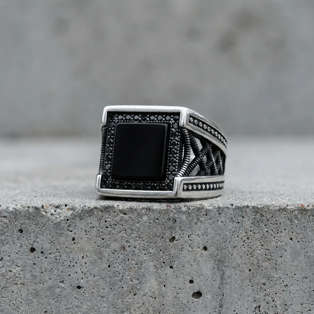 Kare Oniks Taşlı Helezonik Yay Tasarım Erkek Yüzük