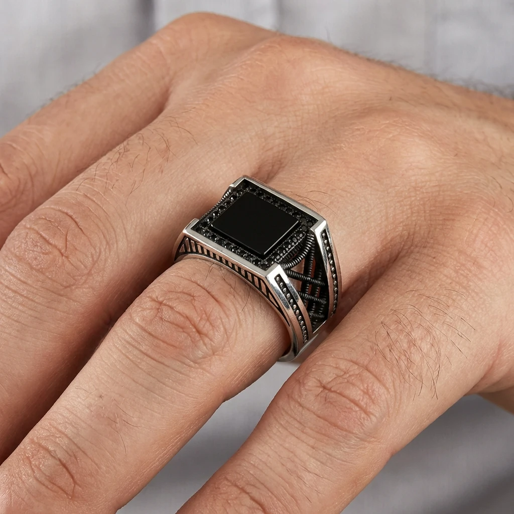 Kare Oniks Taşlı Helezonik Yay Tasarım Erkek Yüzük