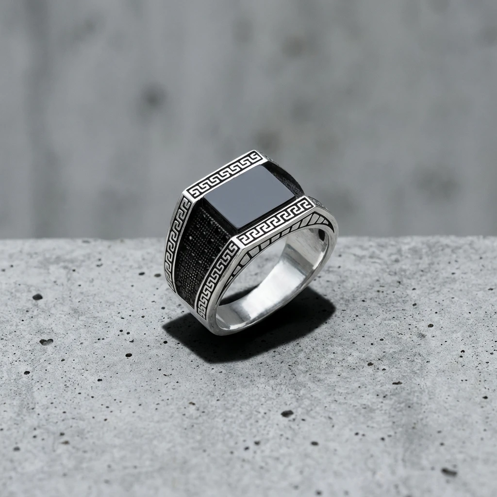 Grek Desenli Kare Siyah Oniks Erkek Yüzük