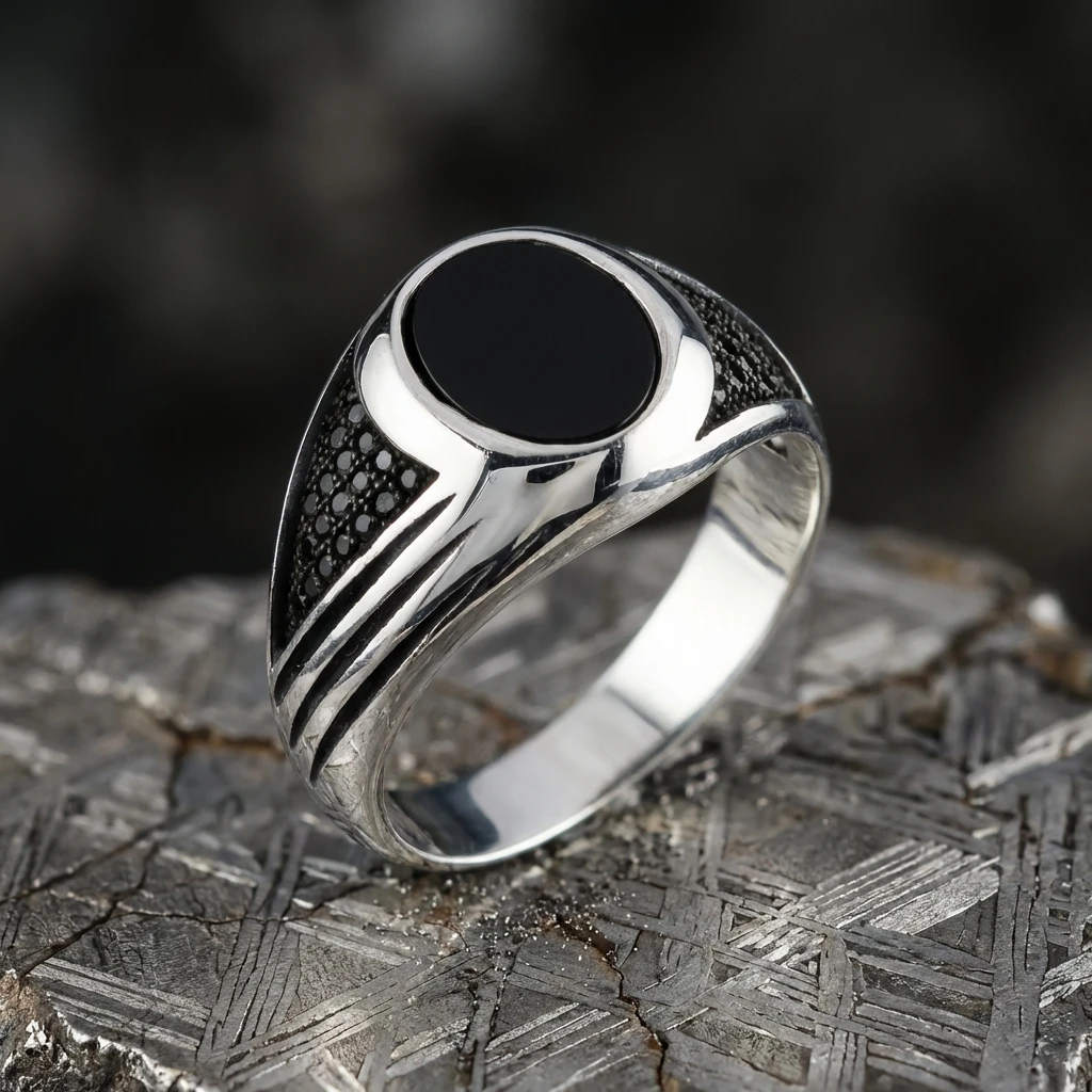 Üç Çizgili ve Siyah Oniks Taşlı Erkek Yüzük