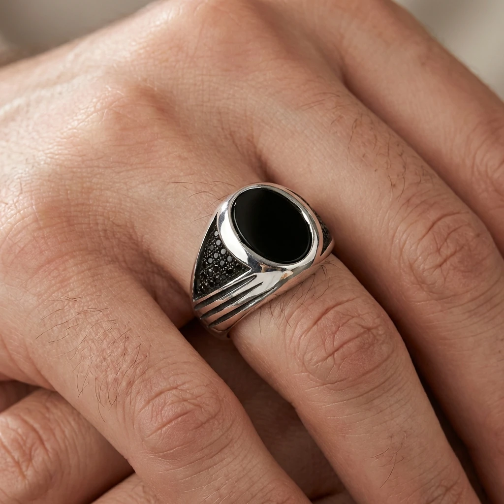 Üç Çizgili ve Siyah Oniks Taşlı Erkek Yüzük