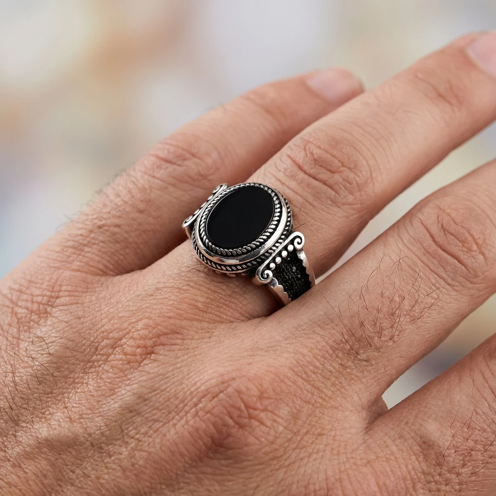 Sarmal İşlemeli Yuvarlak Siyah Oniks Erkek Yüzük