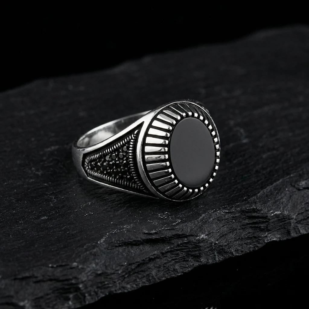 Işınsal Tasarım Yuvarlak Siyah Oniks Erkek Yüzük