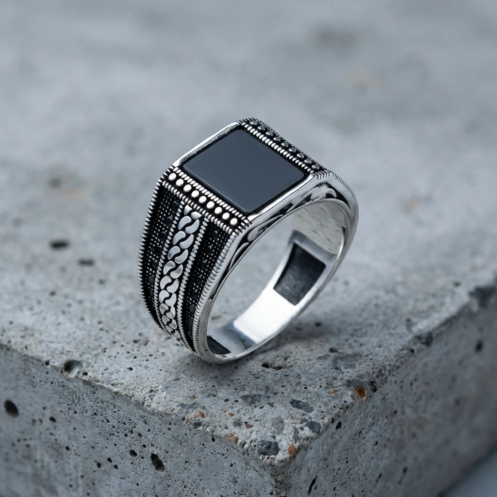 Örgü Motifli ve Şeritli Kare Siyah Oniks Erkek Yüzük