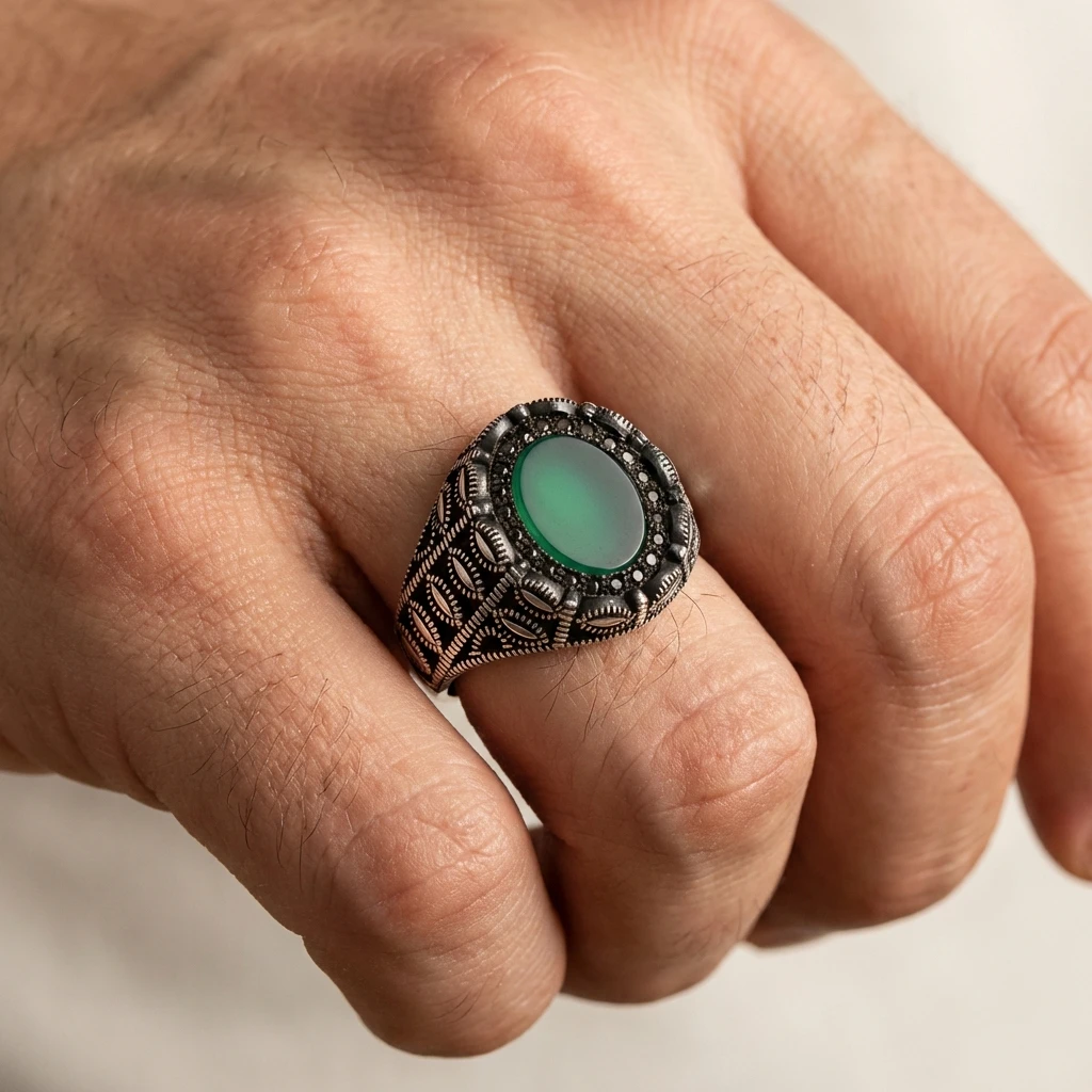 Ajur İşlemeli ve Yeşil Akik Taşlı Erkek Yüzük