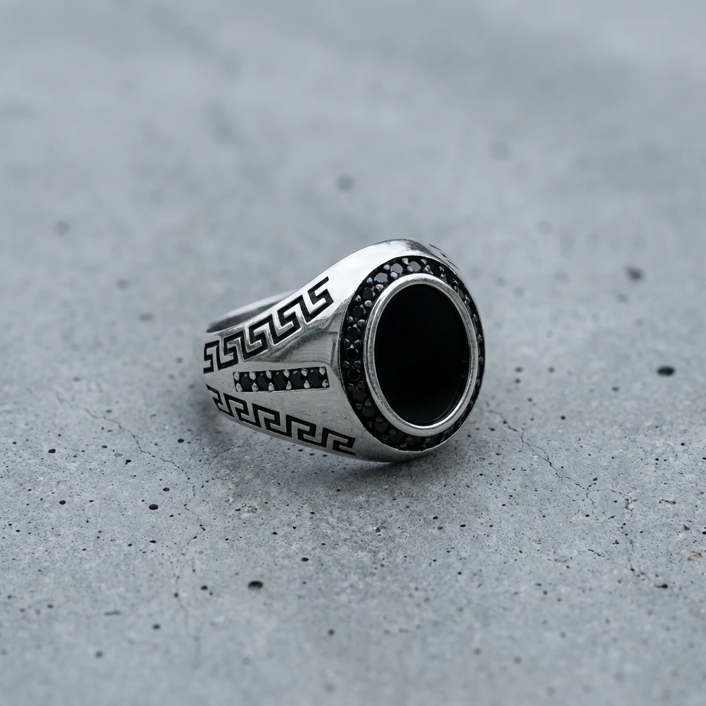 Siyah Oniks Taşlı Grek Desenli Oval Erkek Yüzük