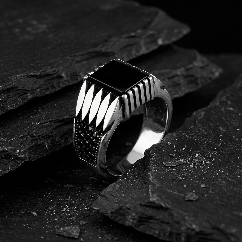 Modern Tasarım Kare Siyah Taşlı Özel İşçilikli Erkek Gümüş Yüzük