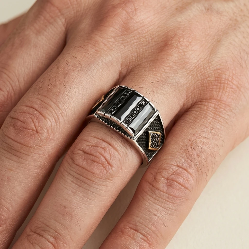 Üçlü Baget Taşlı Altın Detaylı Gümüş Yüzük