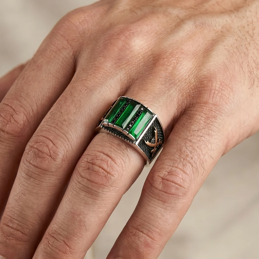 Zülfikar Kılıcı İşlemeli Üçlü Baget Taşlı Gümüş Yüzük