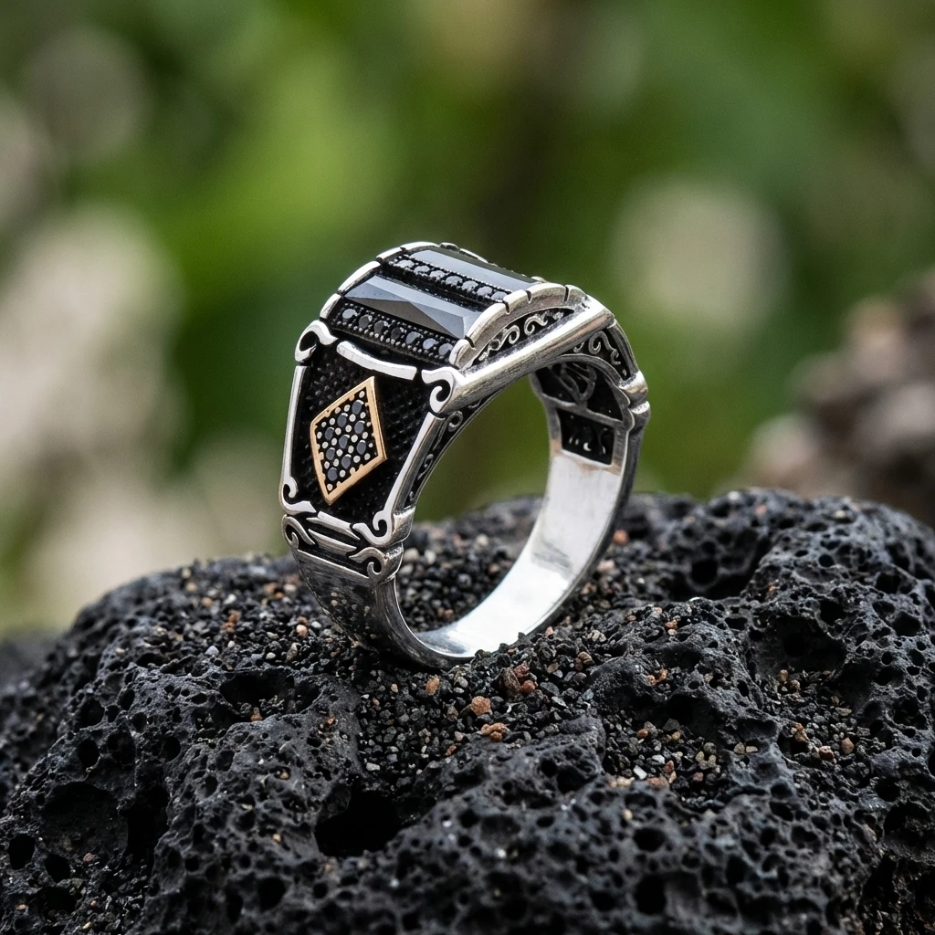 Üçlü Baget Taşlı Altın Detaylı Gümüş Yüzük