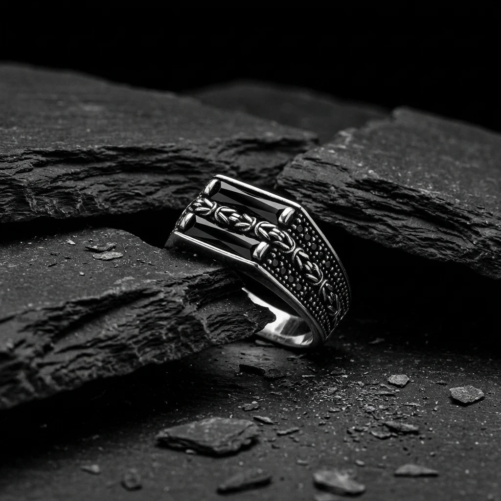 Zincir Örgü İşlemeli Tekli Baget Taşlı Gümüş Yüzük