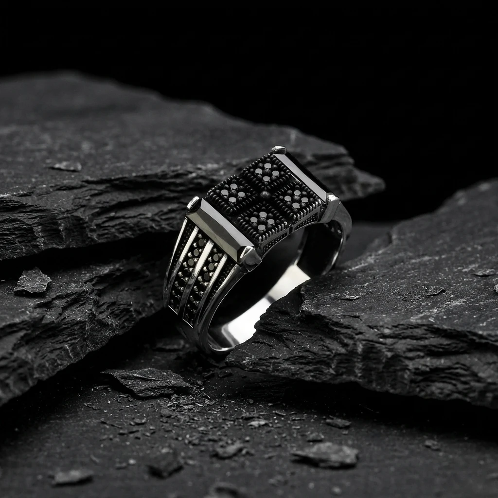 Izgara Desenli Çift Baget Taşlı Gümüş Yüzük