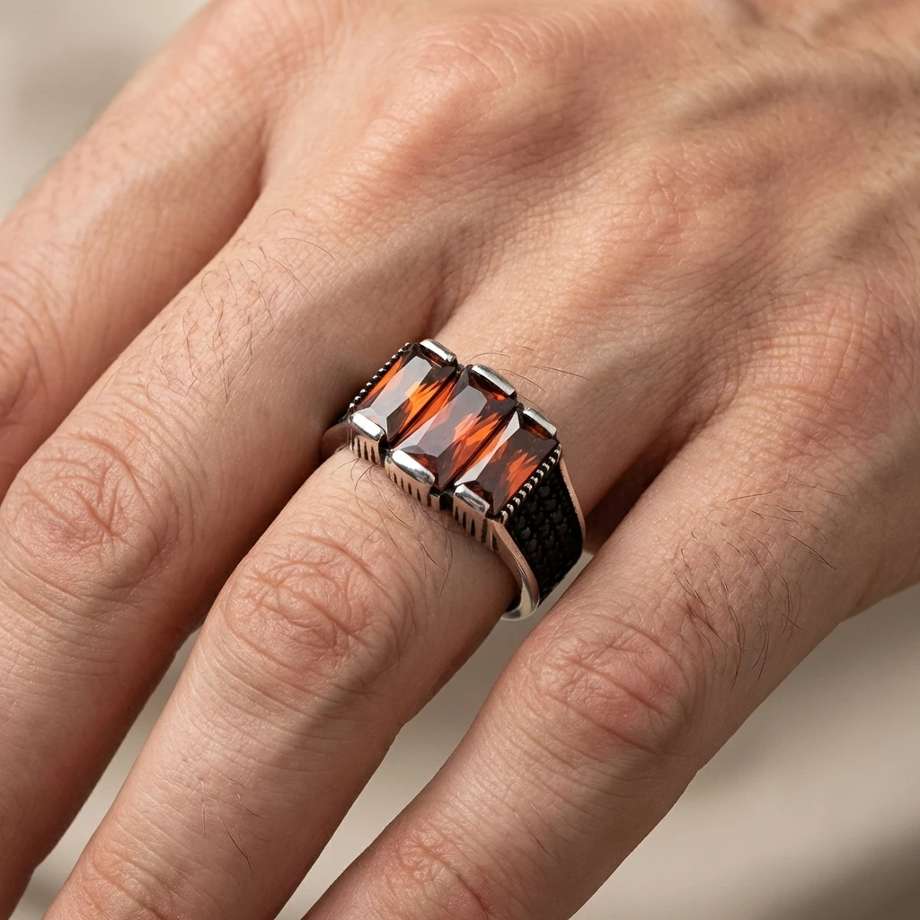 Üçlü Baget Taşlı Mikro Zeminli Gümüş Yüzük