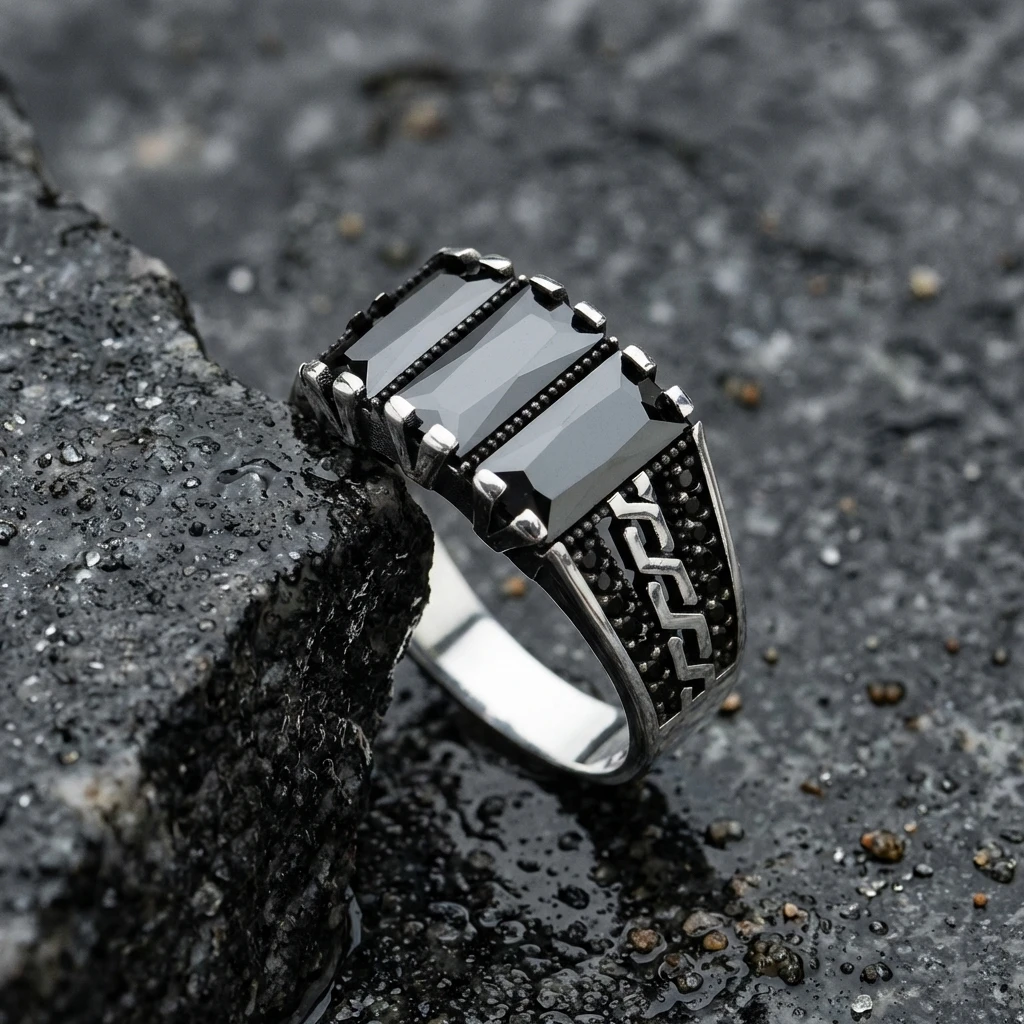 Üçlü Baget Taşlı Labirent Desenli Gümüş Yüzük