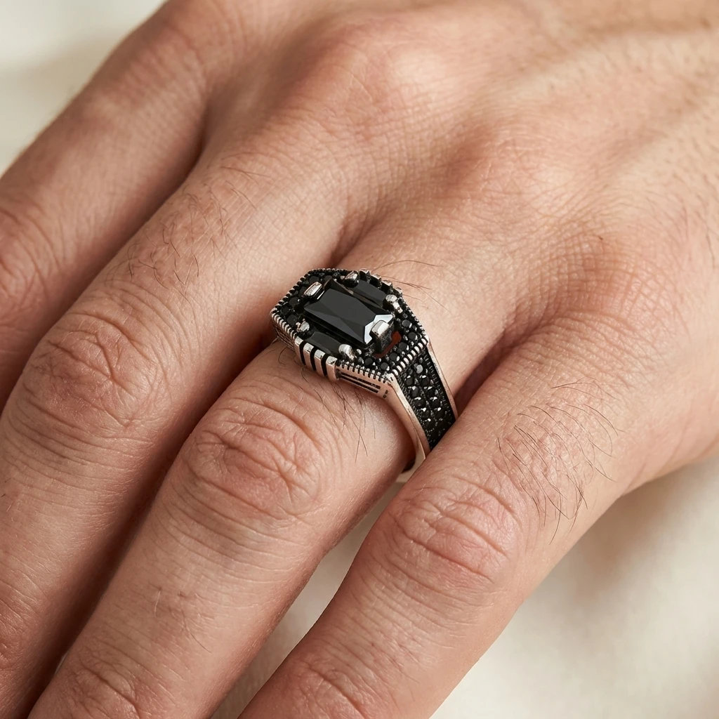 Katmanlı Baget Taşlı Mikro Taşlı Gümüş Yüzük