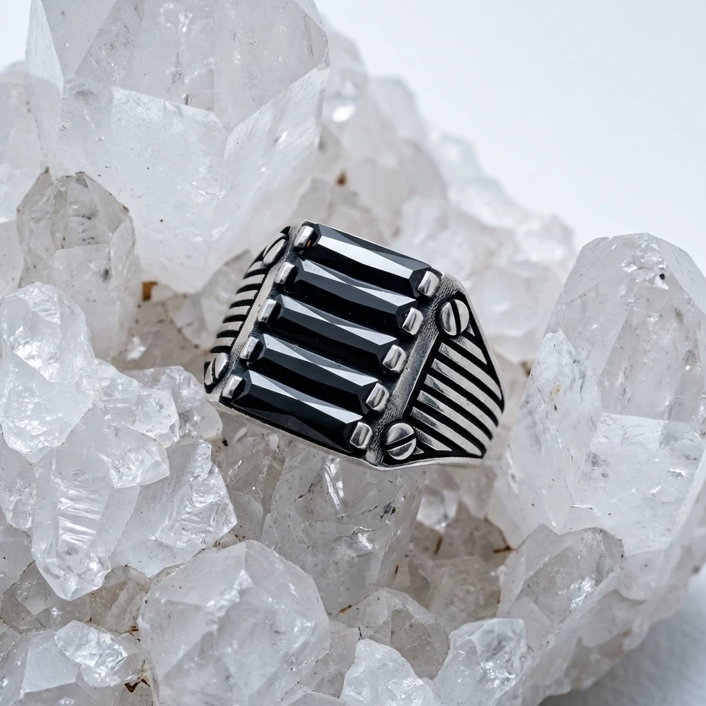 Vida Detaylı Beşli Baget Taşlı Yüzük