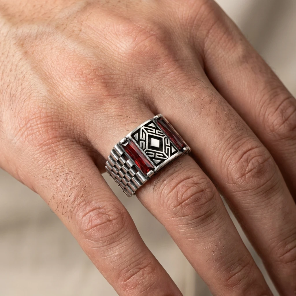 Geometrik Labirent İşlemeli Prestij Yüzüğü