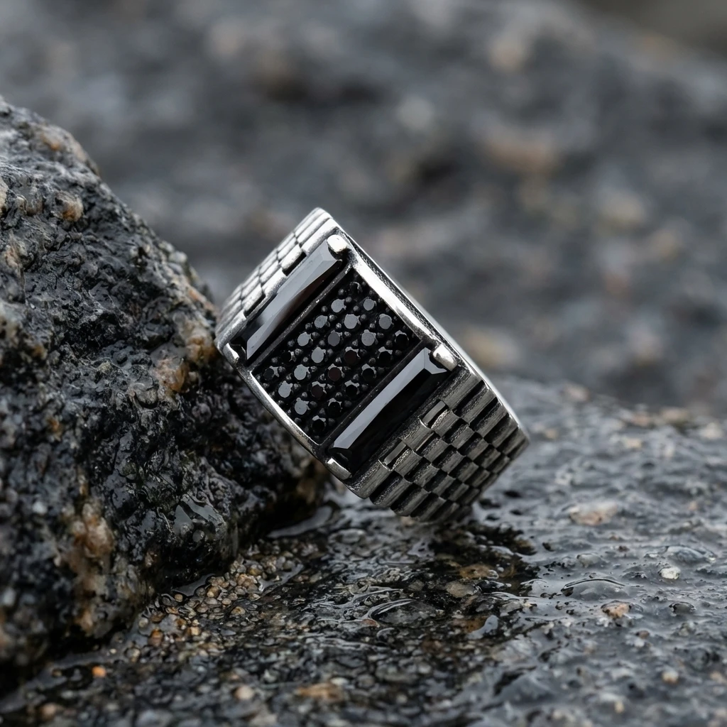 Mikro Taş Panelli ve Çift Baget Taşlı Yüzük