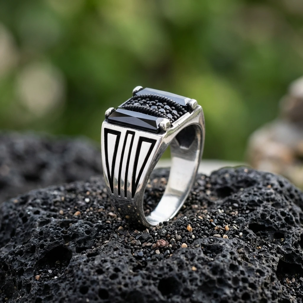 Kare Kesim Siyah Zirkon Taşlı Modern Yüzük