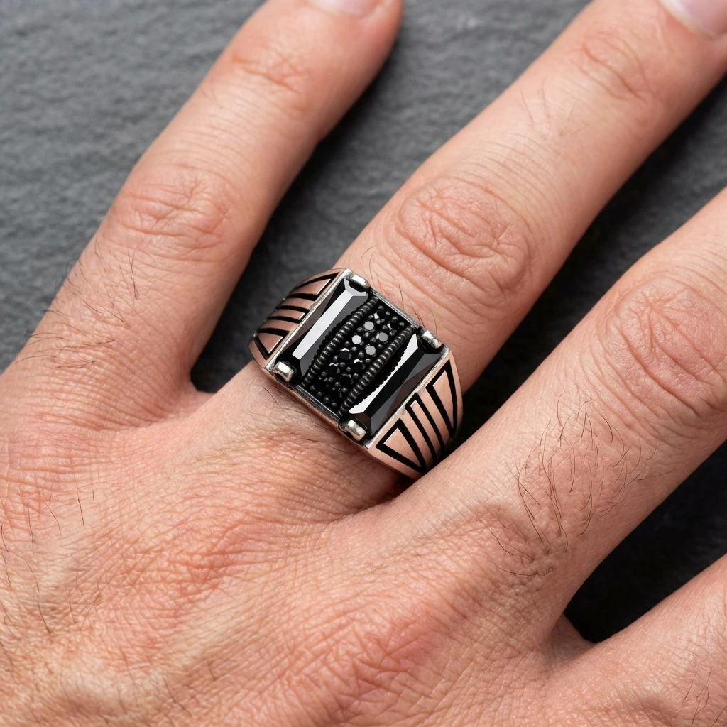Kare Kesim Siyah Zirkon Taşlı Modern Yüzük