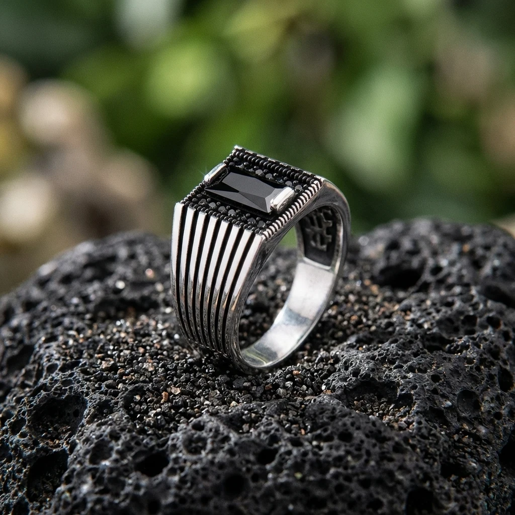 Üçlü Baget Taşlı Mikro İşlemeli Gümüş Yüzük