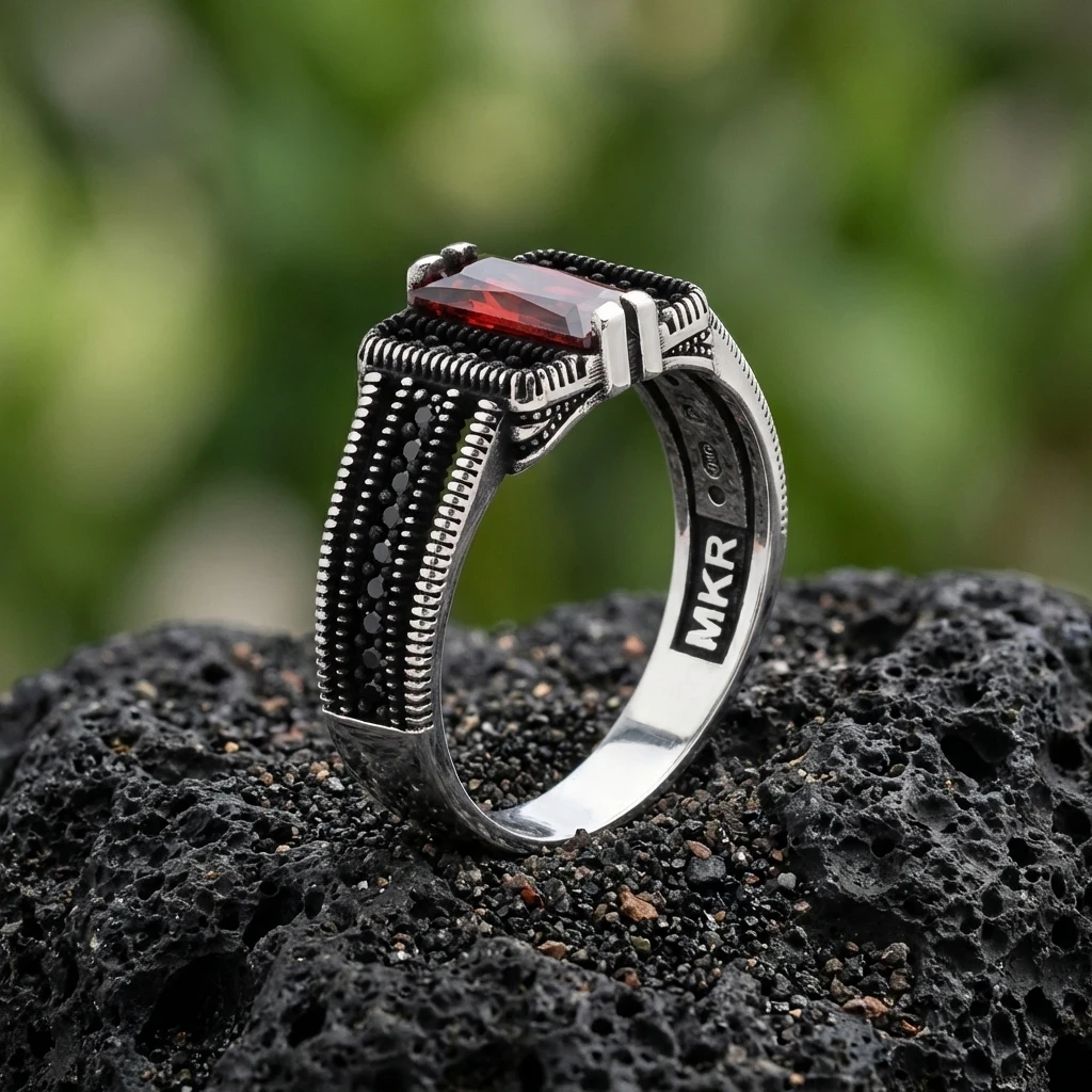 Siyah Mikro Taşlı Baget Taşlı Gümüş Yüzük