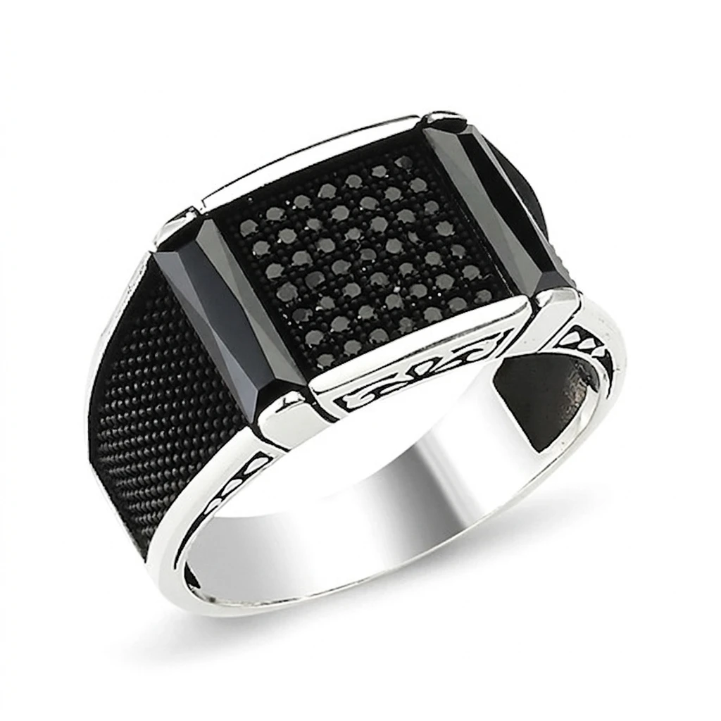 Mikro Taşlı ve Yanları Kızıl Baget Gümüş Yüzük